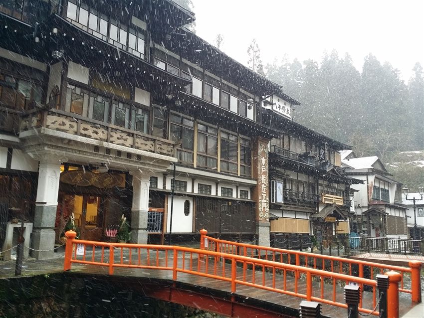 三零深度东北六县｜百选温泉.奥入濑溪.银山温泉.严美溪.合掌村.五色沼.牧场花园.仙台松岛.和牛美酒8日